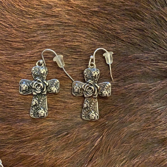 Cross & Rose Necklace & Earrings - Picture 3 of 3